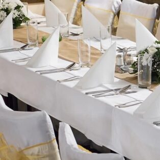 En fullstendig guide til bordekking bryllup - En 5 punkters guide til pynting av bryllupsbordet | bilde 17